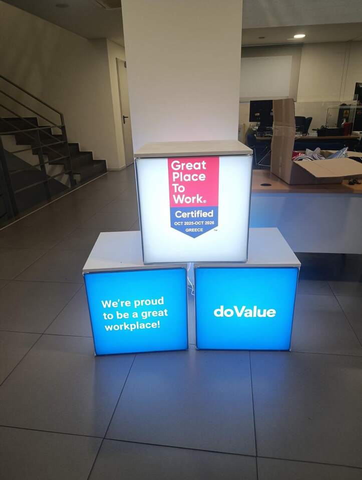Great Place to Work light cubes, doValue