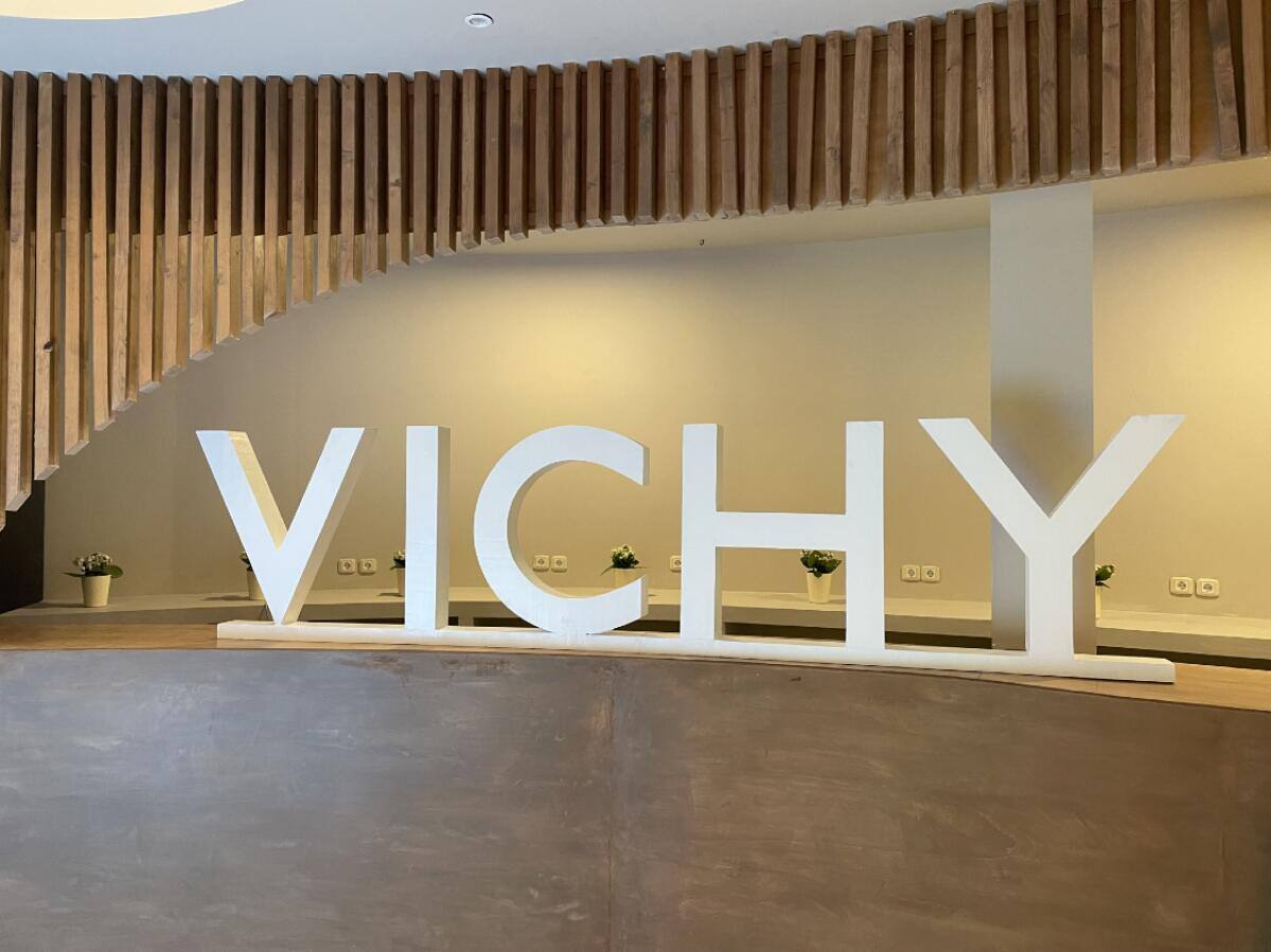 Free-standing letters, VICHY