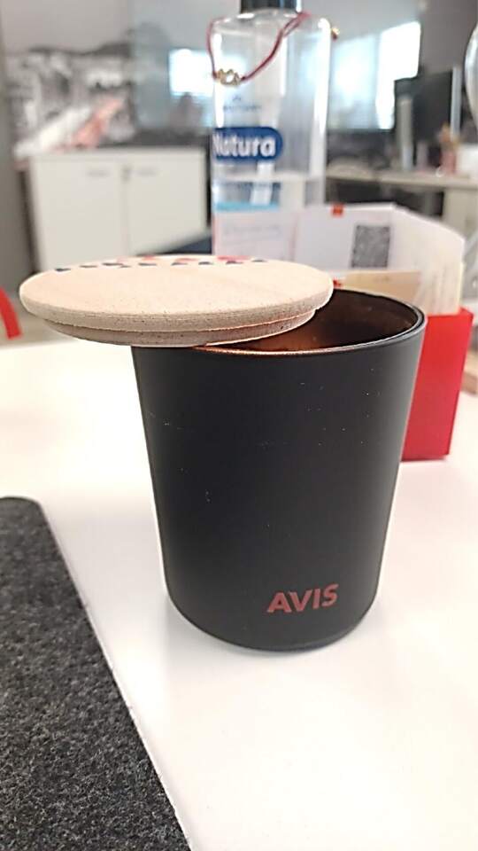 Branded cup, Avis