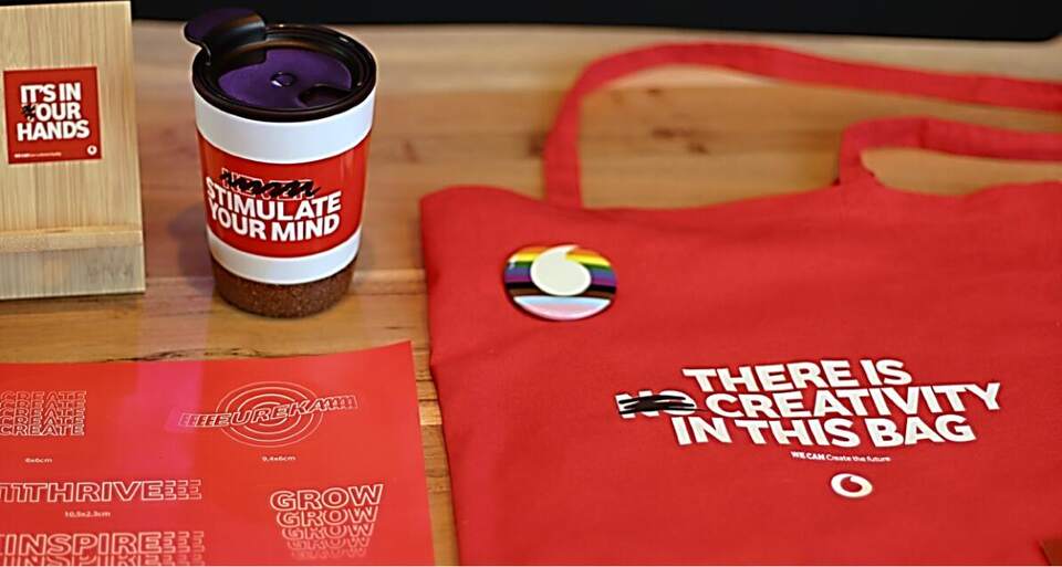 Tumbler and tote, Vodafone