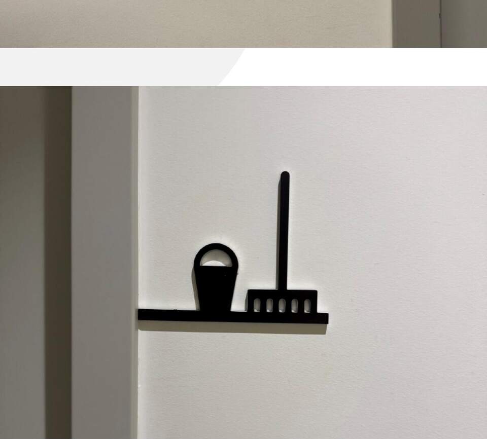 Cleaning room pictogram, Office