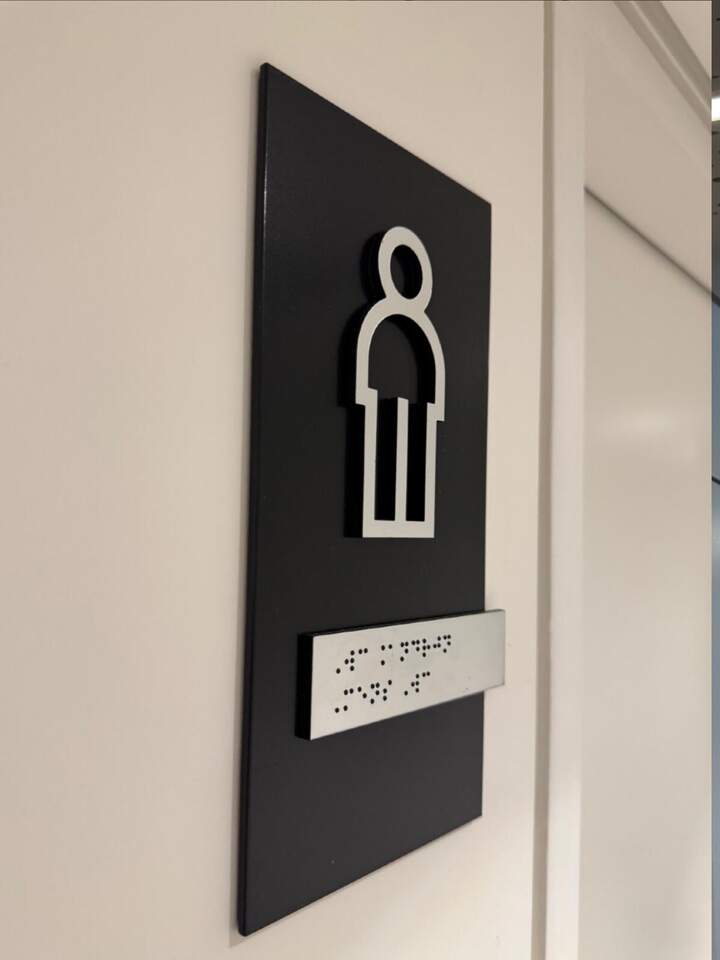Door sign with Braille, Office