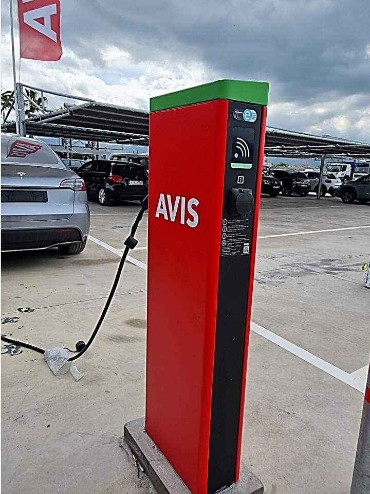Charging-point pylon, Avis